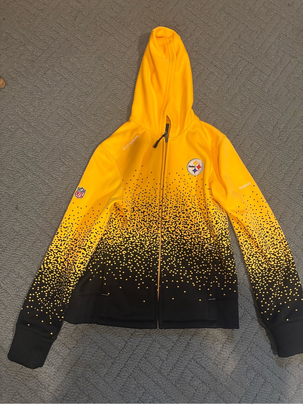 Reebok Women's Yellow & Black Gradient Varsity Jacket - Steelers Logo